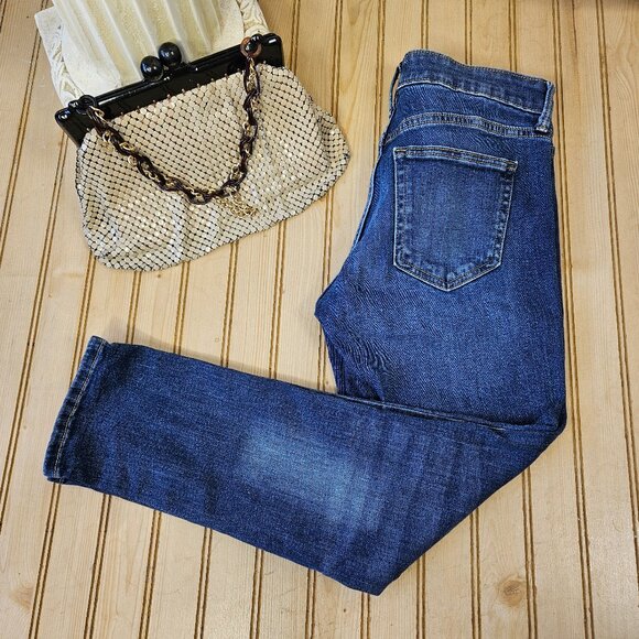 GAP Denim - GAP Size 2 / 26s Short Girlfriend Jeans Medium Wash Mid Rise Stretch Womens